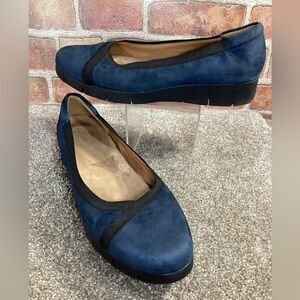 Clarks Artisan Daelyn Hill womens navy slip on ballet flats size 10 W